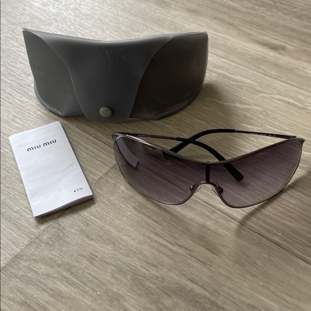 MIU MIU OFFERS WELCOMED - Rare SMU53h 5av 5d1 105 2n Shield Sunglasses w/Case